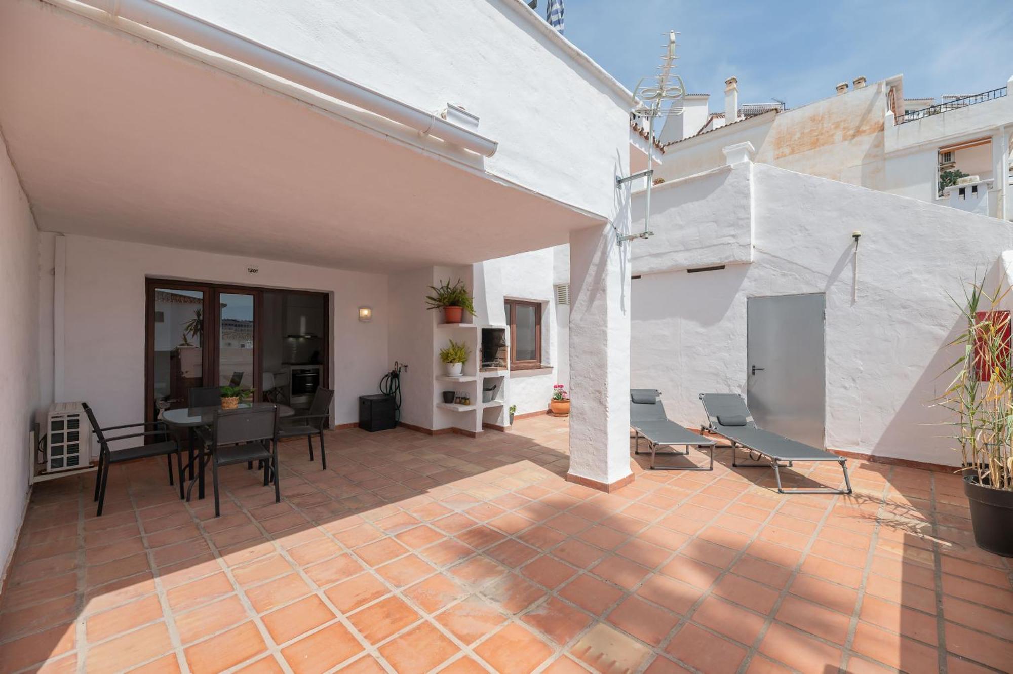 Apartamento Con Amplio Porche Y Bbq 贝纳尔马德纳 外观 照片
